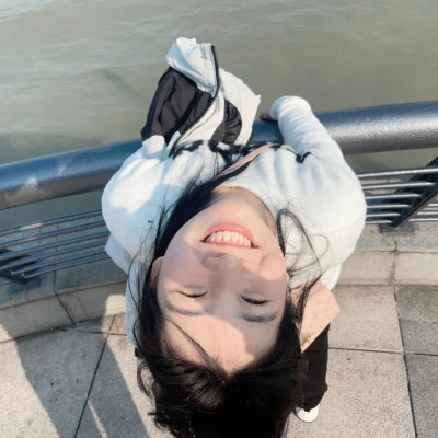 伴游女生古韵轻吟的资料