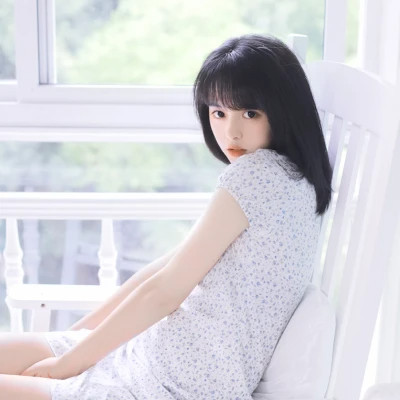 伴游女生沈青梧的资料