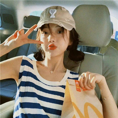 伴游女生白露霏的资料