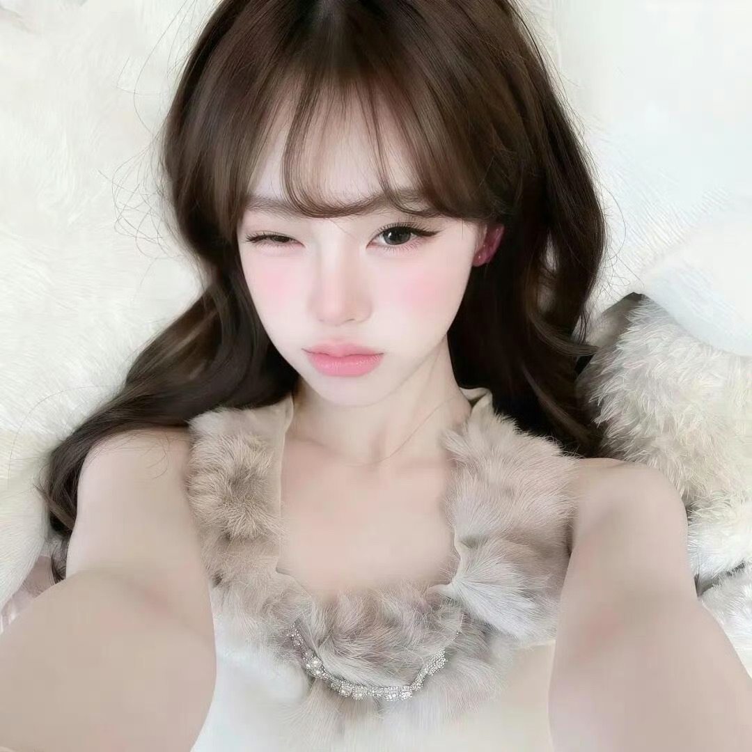 临海伴游女生陈新的资料