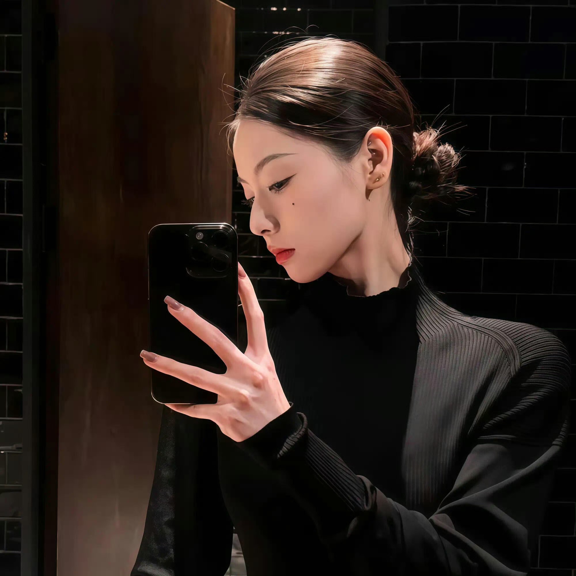 伴游女生叶知微的资料