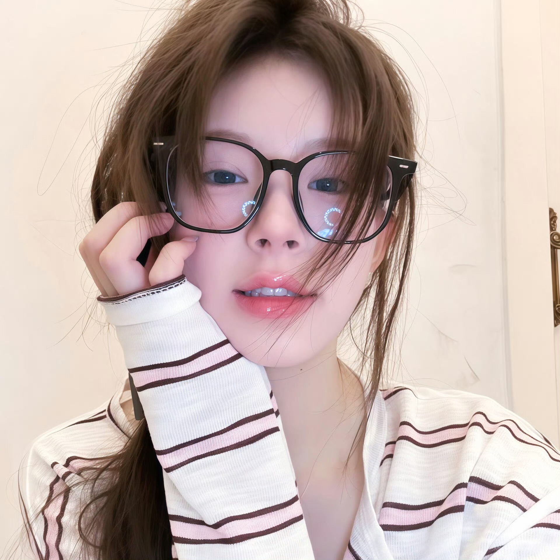 伴游女生陈思思的资料