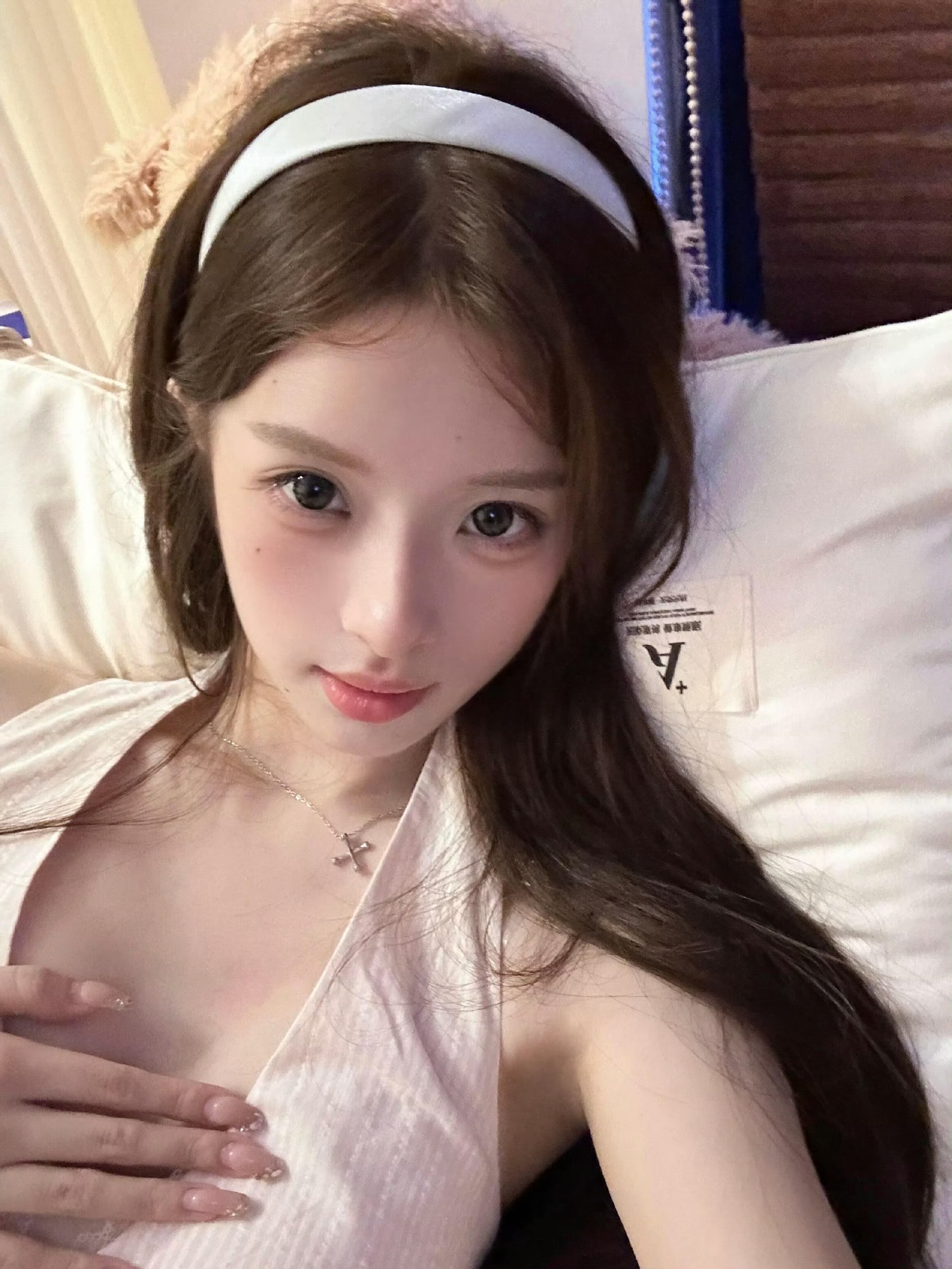 那曲私人伴游女生周玥希的资料