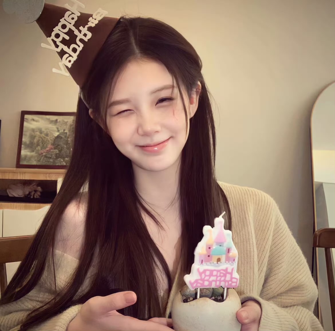 那曲伴游女生虞听露的资料