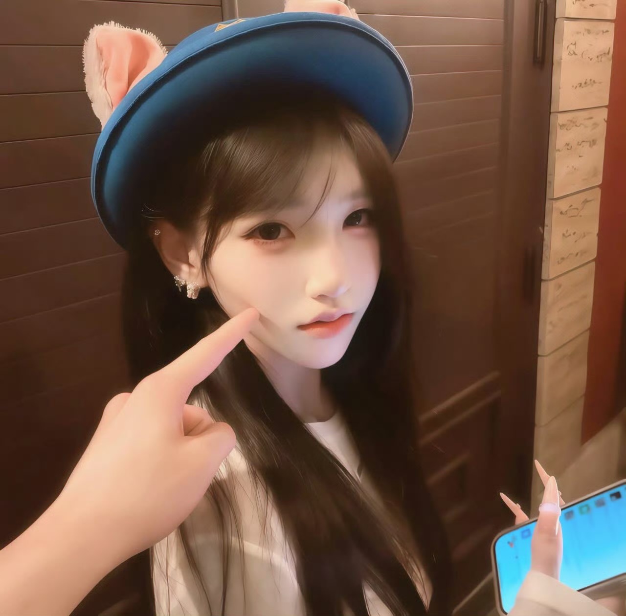 保山伴游女生Effie的资料