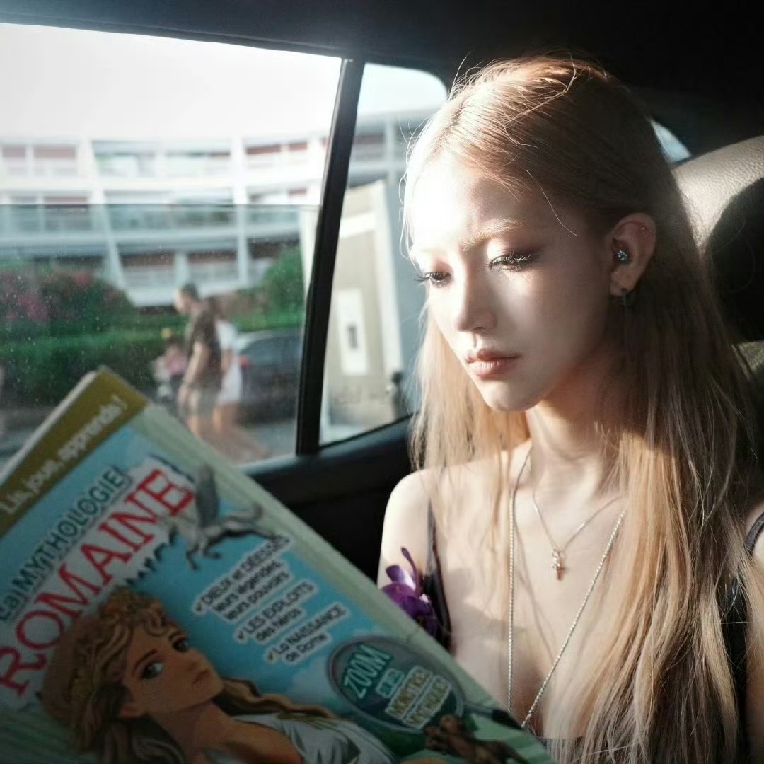 保山伴游女生建颖然的资料