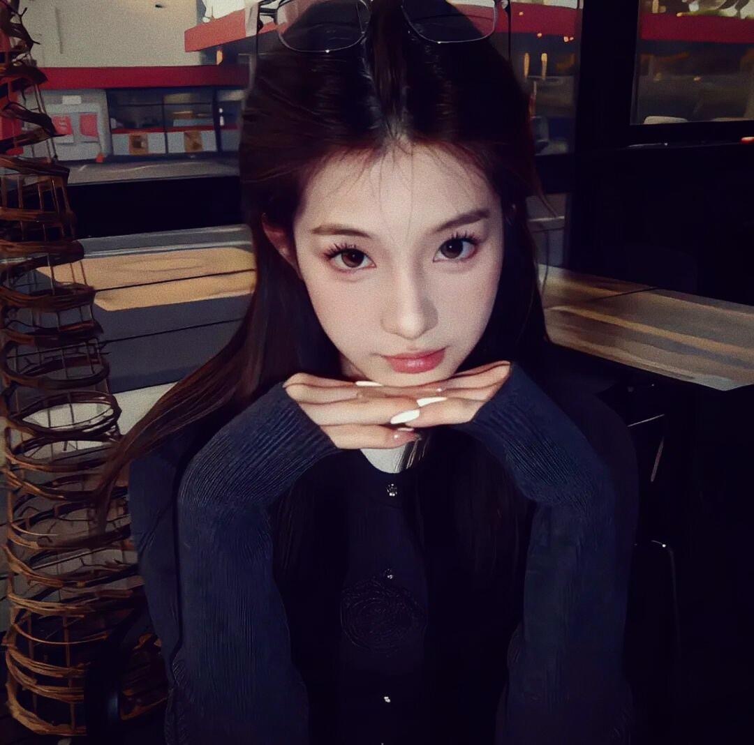 保山伴游女生栾碧菡的资料