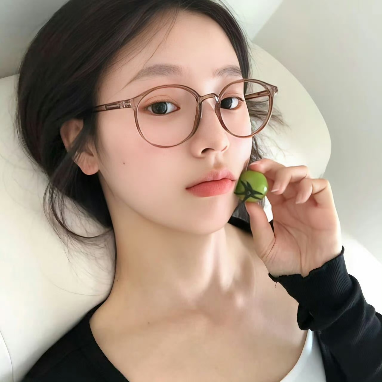 昆明伴游女生何芷蓝的资料