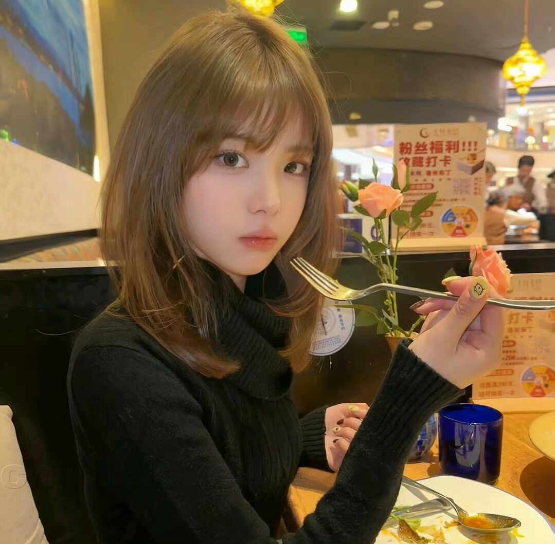 吐鲁番伴游女生许巧蕊的资料