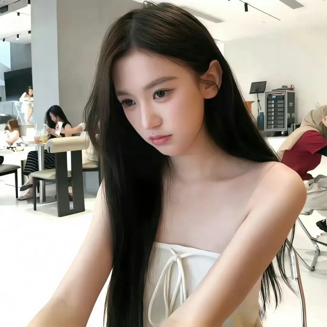 吐鲁番伴游女生Liz Franklin的资料