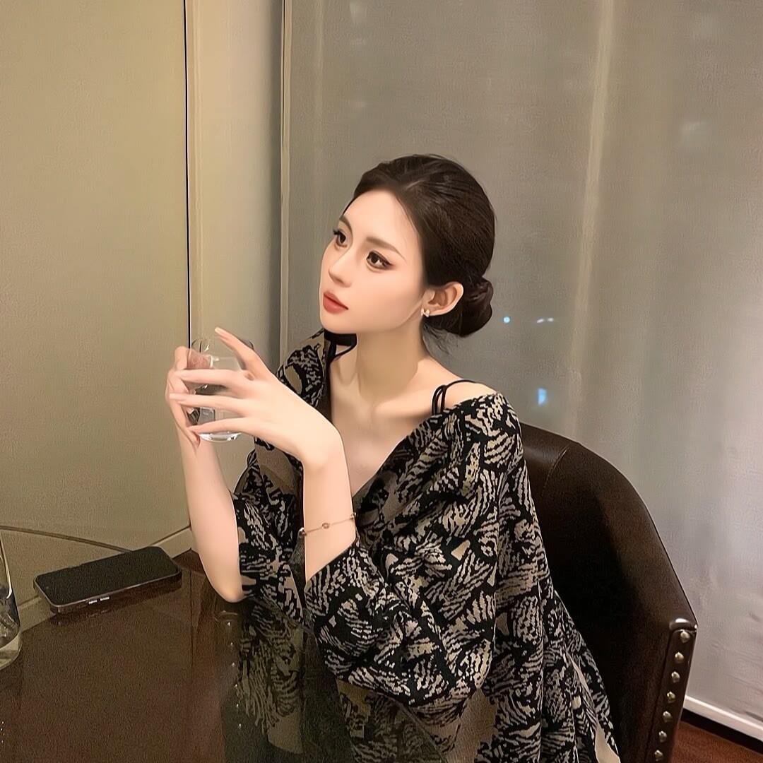 保山伴游女生沈巧琳的资料