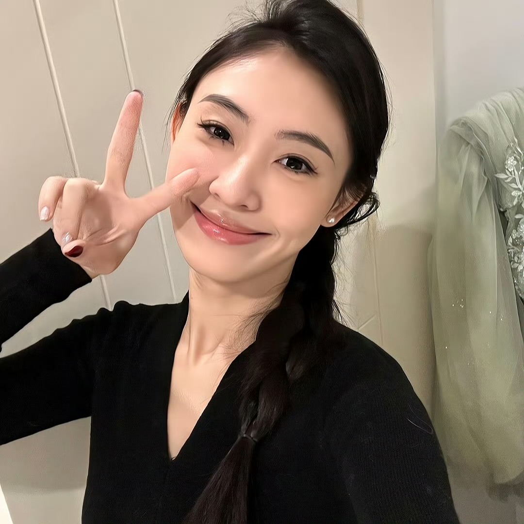 保山伴游女生白夜汐的资料