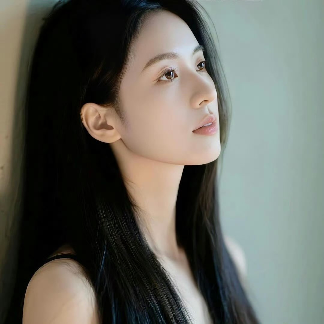 昆明伴游女生Vivian Liu的资料