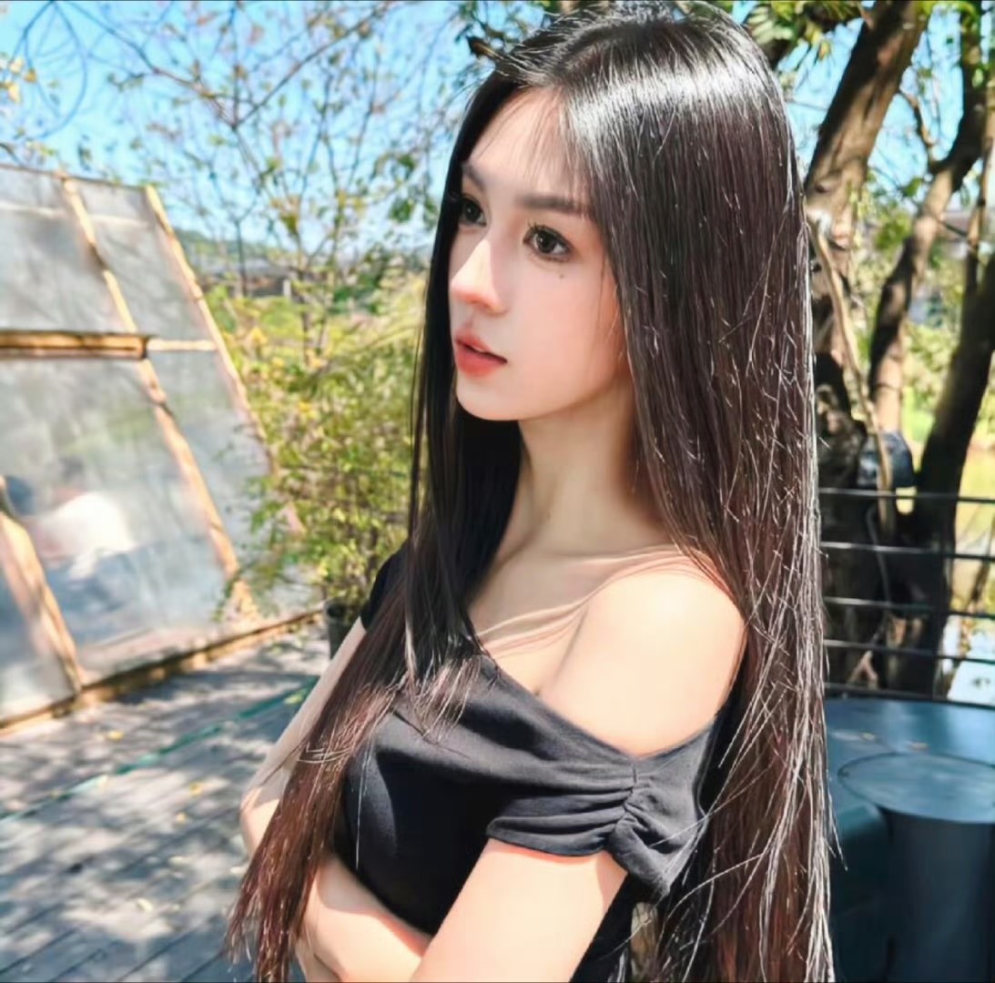 昆明伴游女生苏曼青的资料