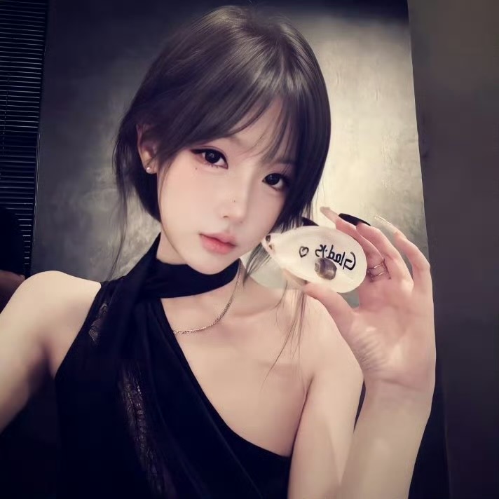 保山伴游女生陈雅奚的资料