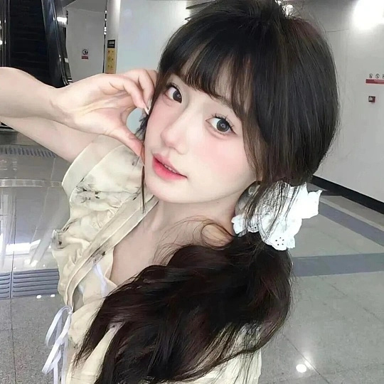 保山伴游女生花想容的资料