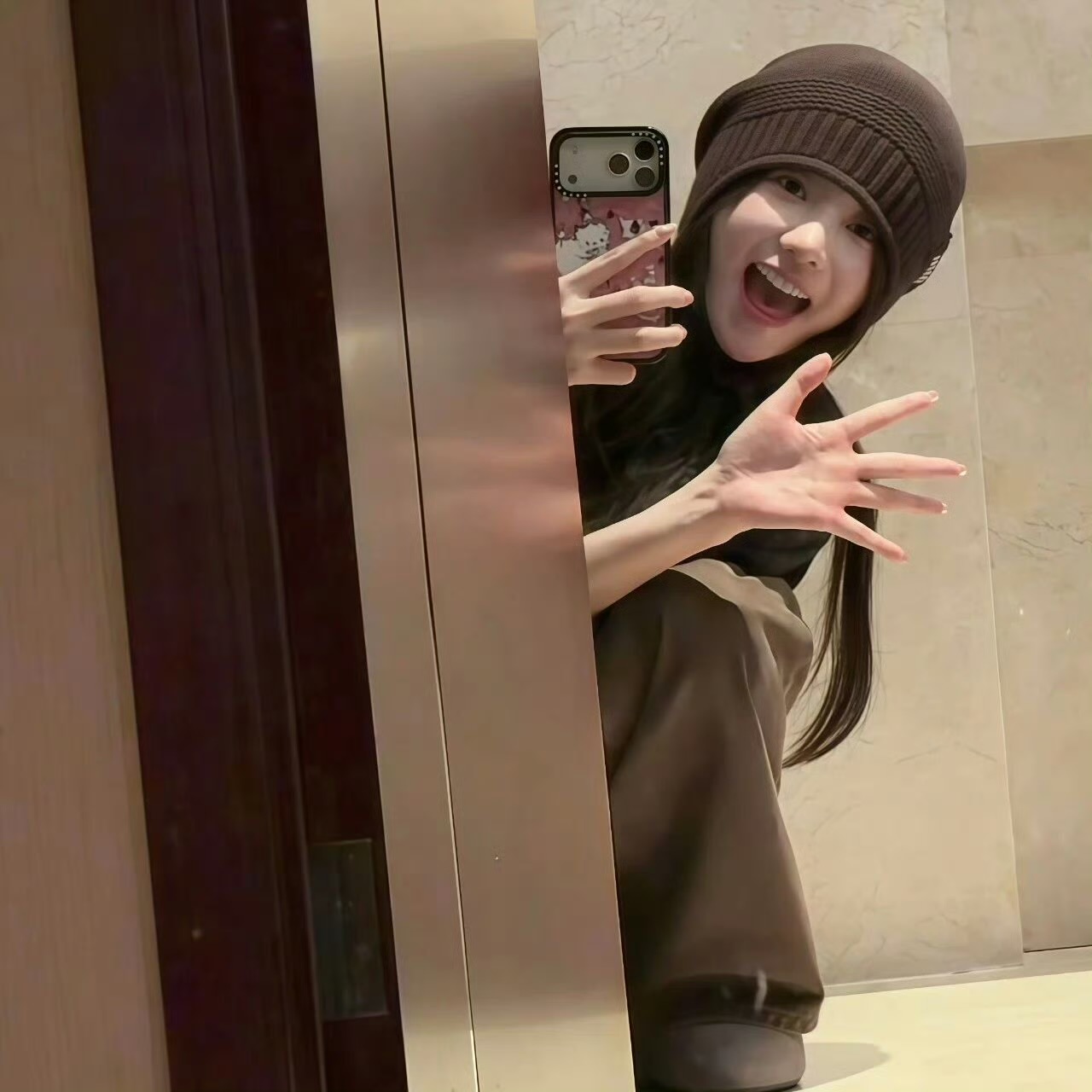 保山伴游女生周雨寻的资料