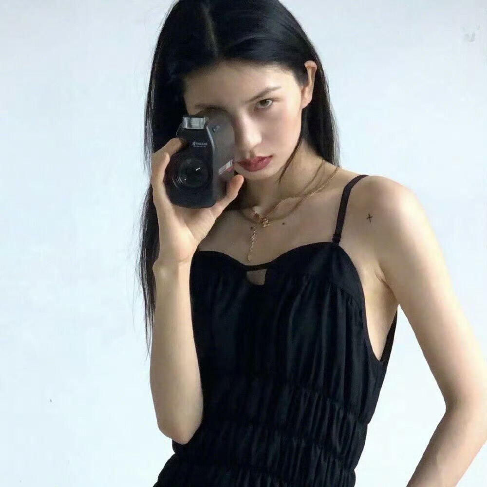 保山伴游女生许清荷的资料