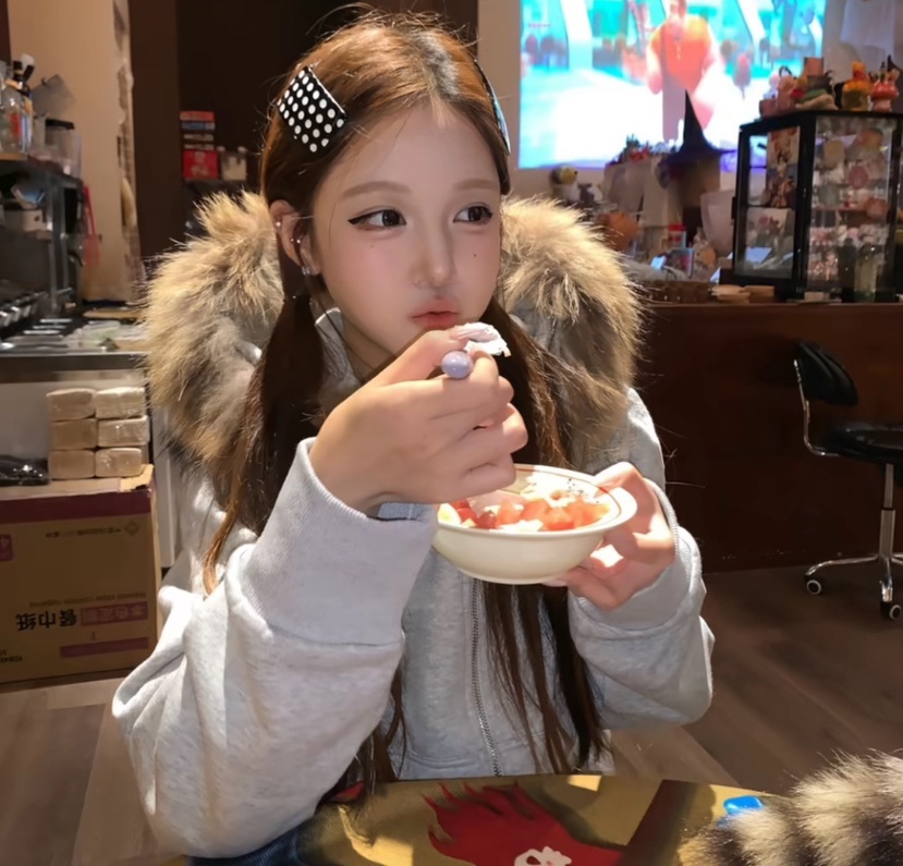 保山伴游女生倪妮的资料