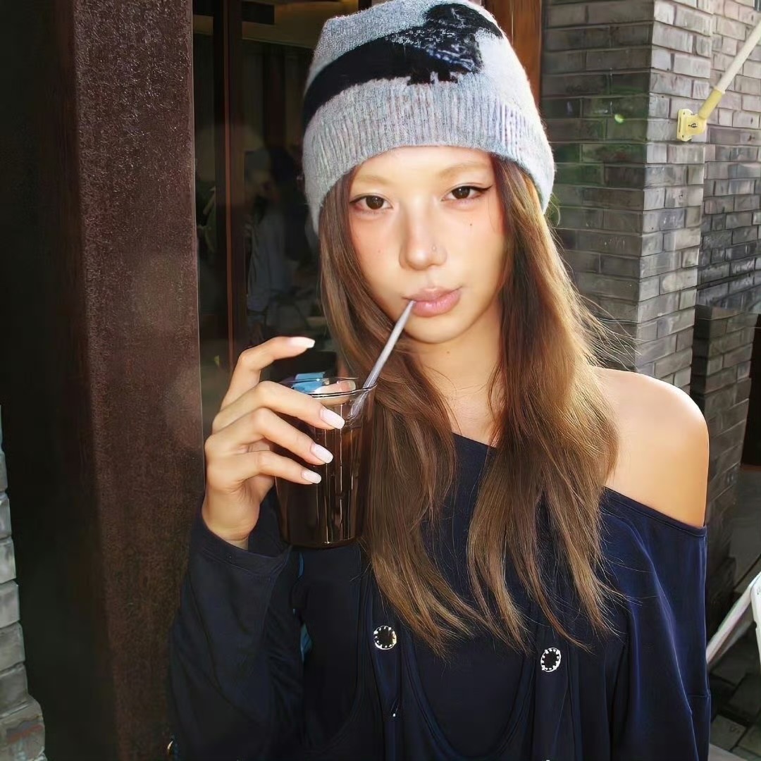 保山伴游女生镜中蝶的资料