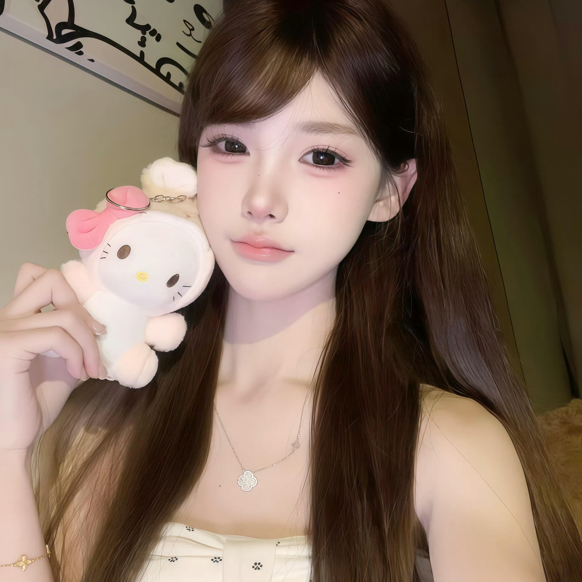 保山商务伴游女生陆微的资料