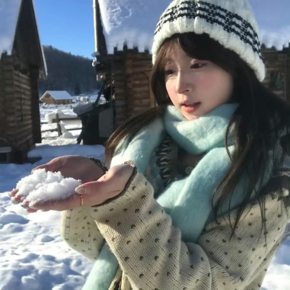 保山伴游女生唐沁的资料